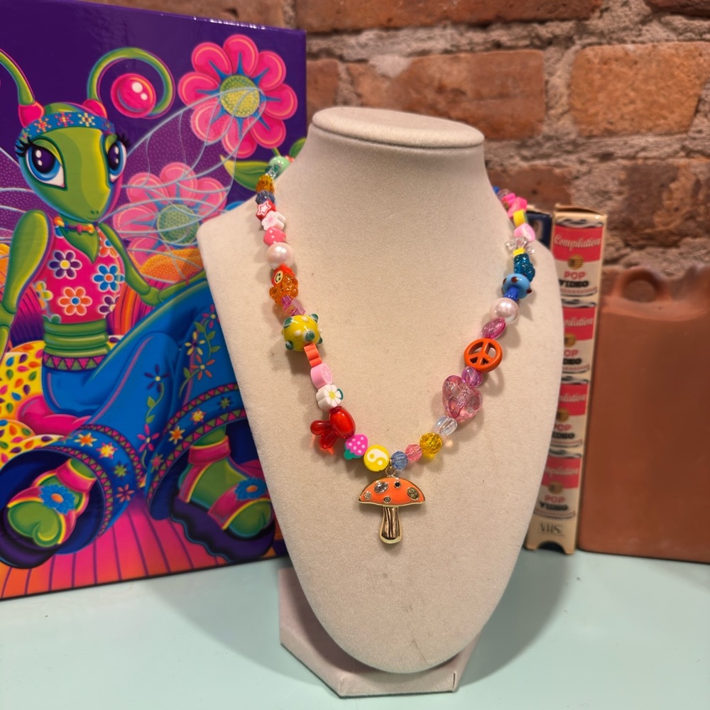THE AQUARIUS ORANGE MUSHROOM EYE CANDY CHAIN